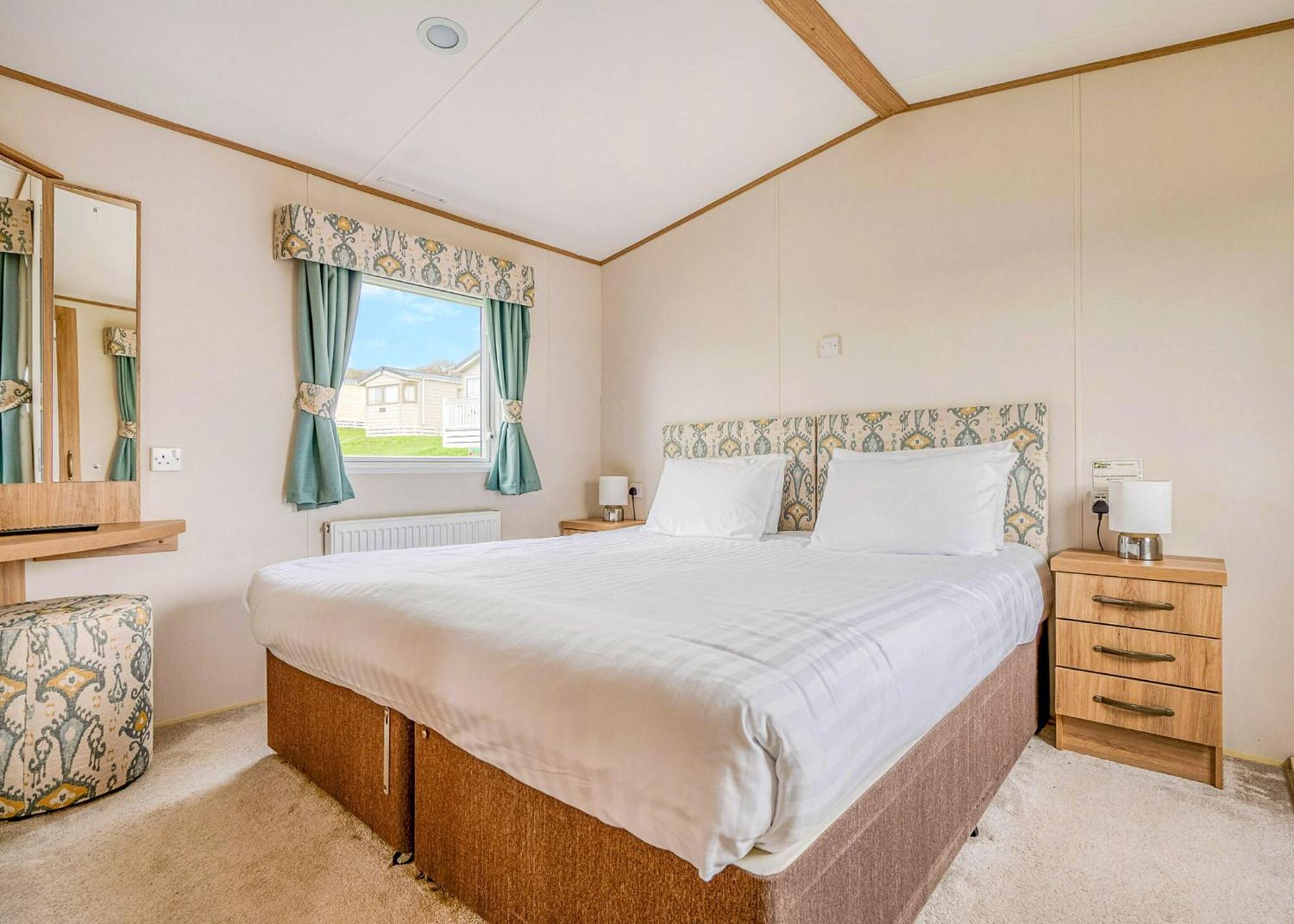 Meadow Lakes Holiday Park St Austell Szoba fotó