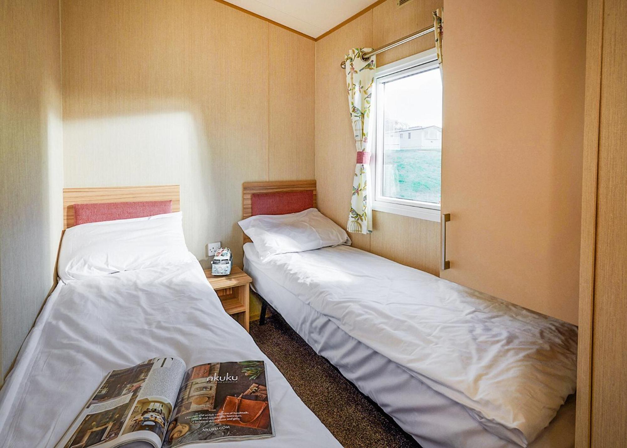 Meadow Lakes Holiday Park St Austell Szoba fotó